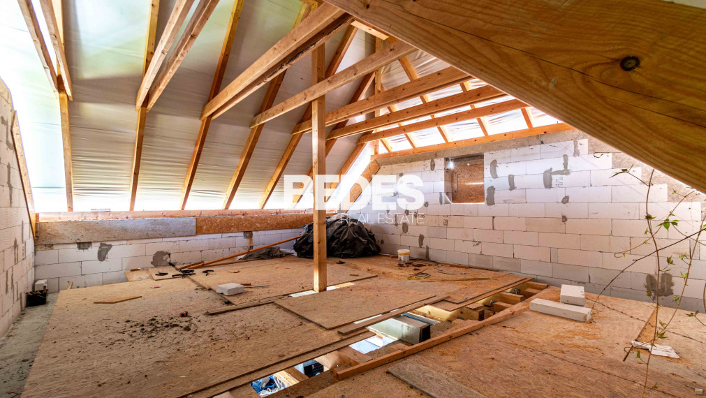 BEDES | Tradičný rodinný dom v rekonštrukcií, obec Šútovce