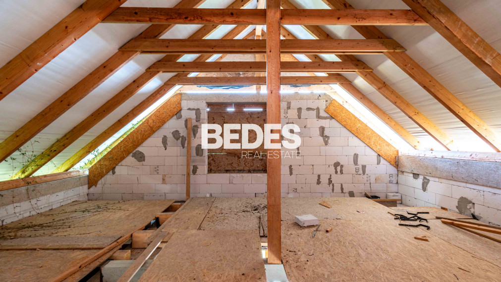 BEDES | Tradičný rodinný dom v rekonštrukcií, obec Šútovce