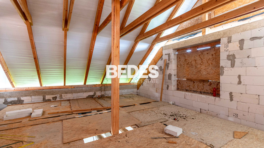 BEDES | Tradičný rodinný dom v rekonštrukcií, obec Šútovce