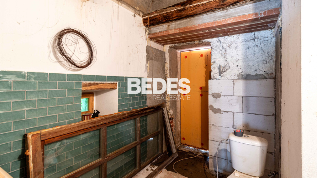 BEDES | Tradičný rodinný dom v rekonštrukcií, obec Šútovce