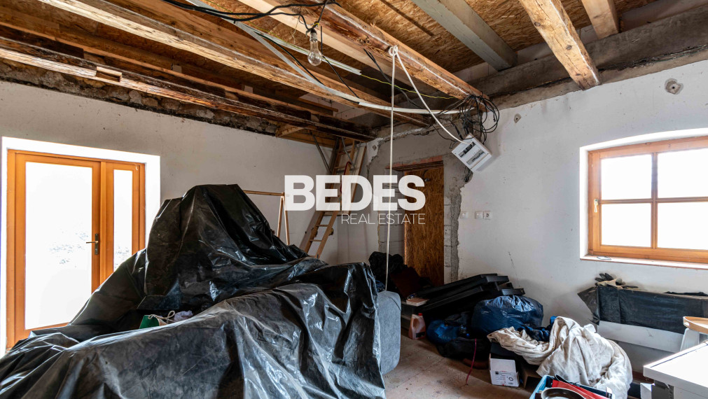 BEDES | Tradičný rodinný dom v rekonštrukcií, obec Šútovce