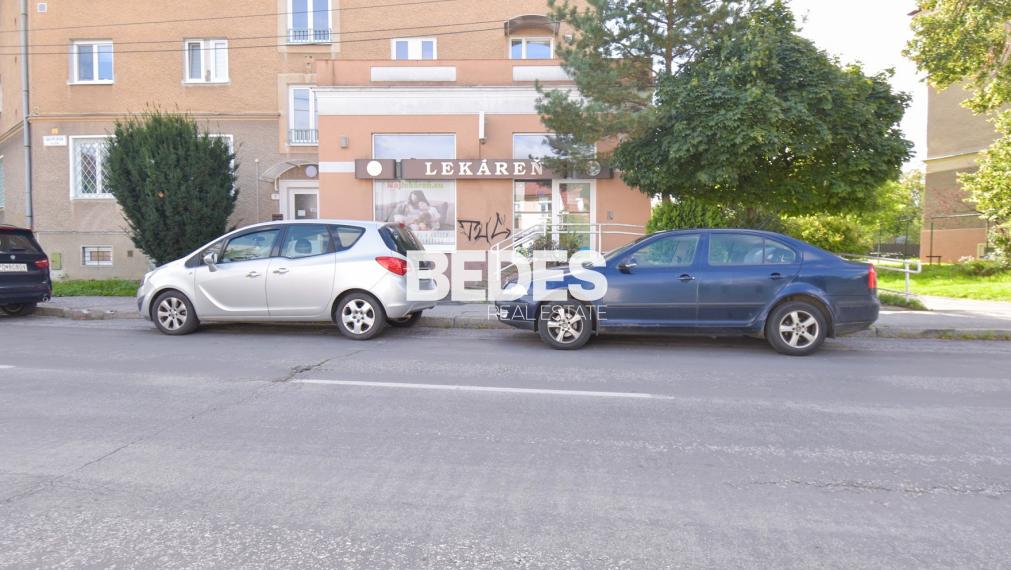BEDES | multifunkčný priestor so skladom, parking, Prievidza