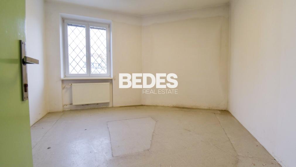 BEDES | multifunkčný priestor so skladom, parking, Prievidza