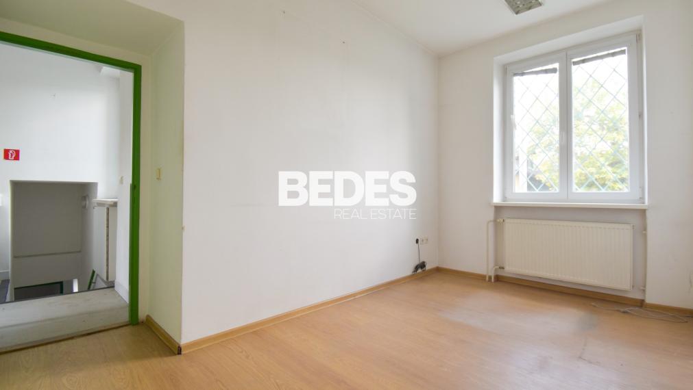 BEDES | multifunkčný priestor so skladom, parking, Prievidza