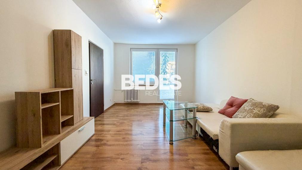 Prenájom – veľkometrážny 2izb. byt, 2x balkón, MC, Handlová