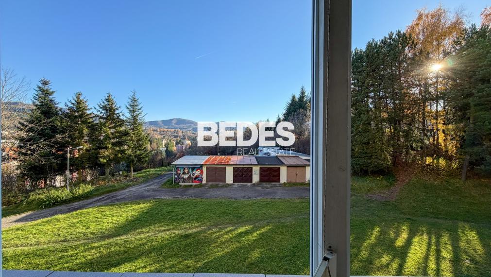 Prenájom – veľkometrážny 2izb. byt, 2x balkón, MC, Handlová