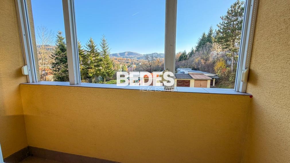 Prenájom – veľkometrážny 2izb. byt, 2x balkón, MC, Handlová