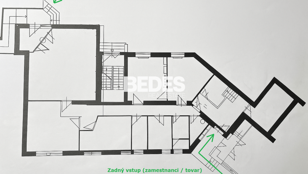 BEDES | multifunkčný priestor so skladom, parking, Prievidza