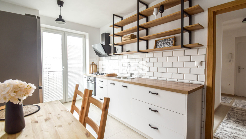 BEDES | Prenájom 2-izb. byt, moderný, zariadený, Handlová