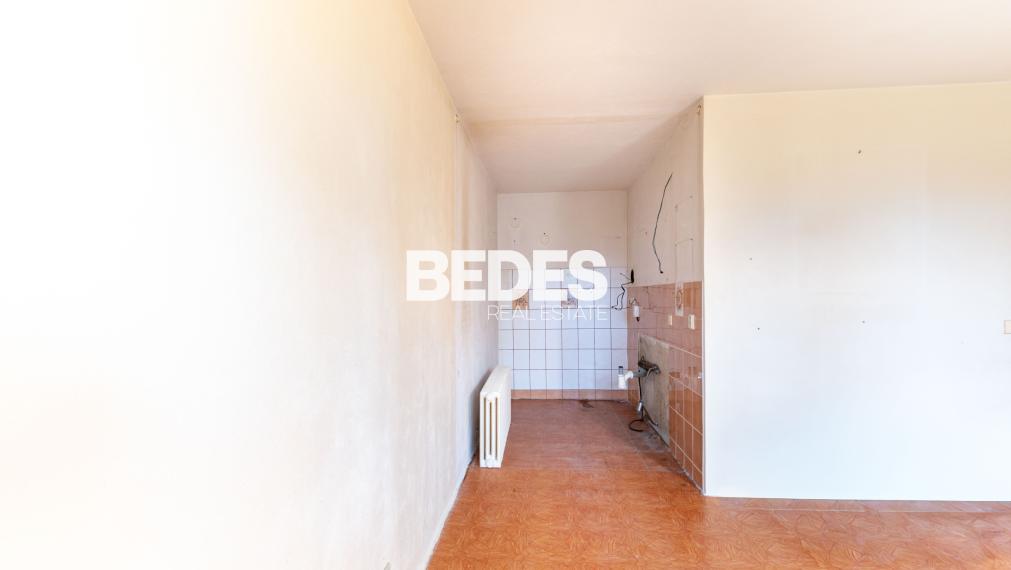 2-izbový byt s veľkou loggiou a šatníkom na sídlisku Juh | Trenčín