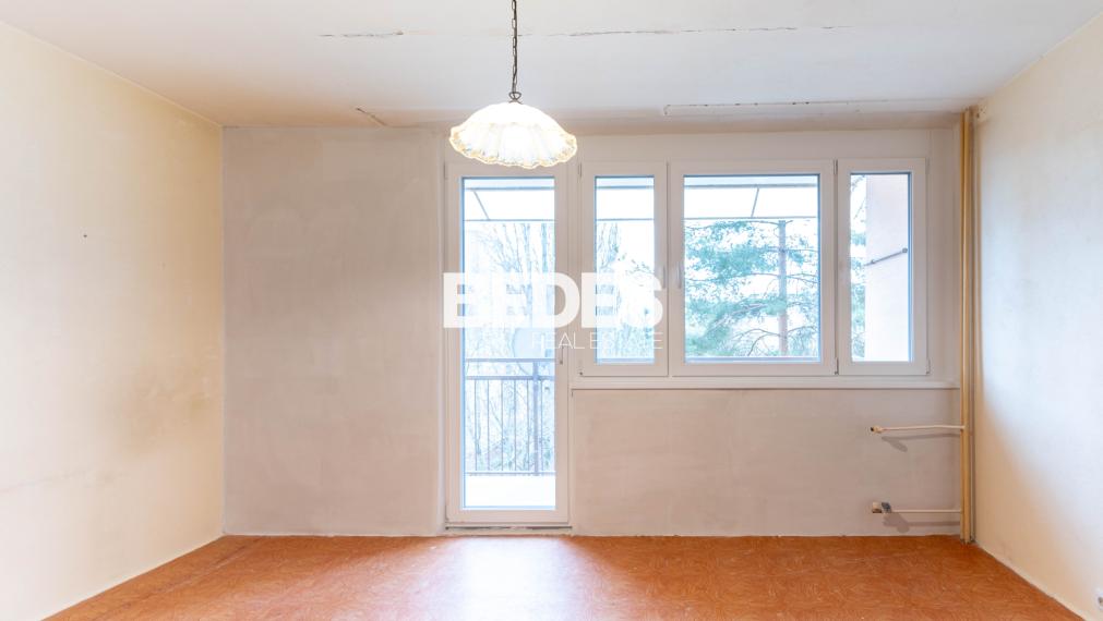 2-izbový byt s veľkou loggiou a šatníkom na sídlisku Juh | Trenčín