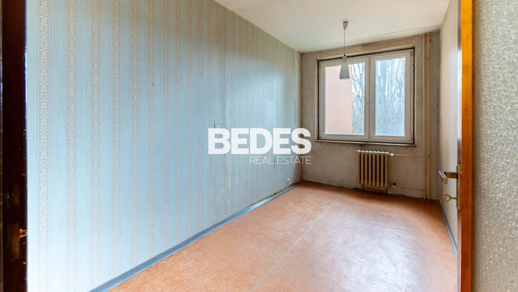 2-izbový byt s veľkou loggiou a šatníkom na sídlisku Juh | Trenčín