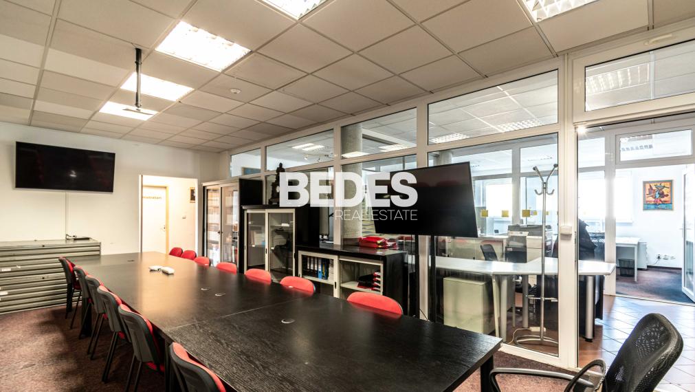 BEDES | Podnikateľský priestor v priamom centre Bojníc, 196m2