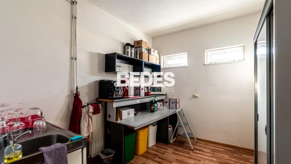 BEDES | Podnikateľský priestor v priamom centre Bojníc, 196m2