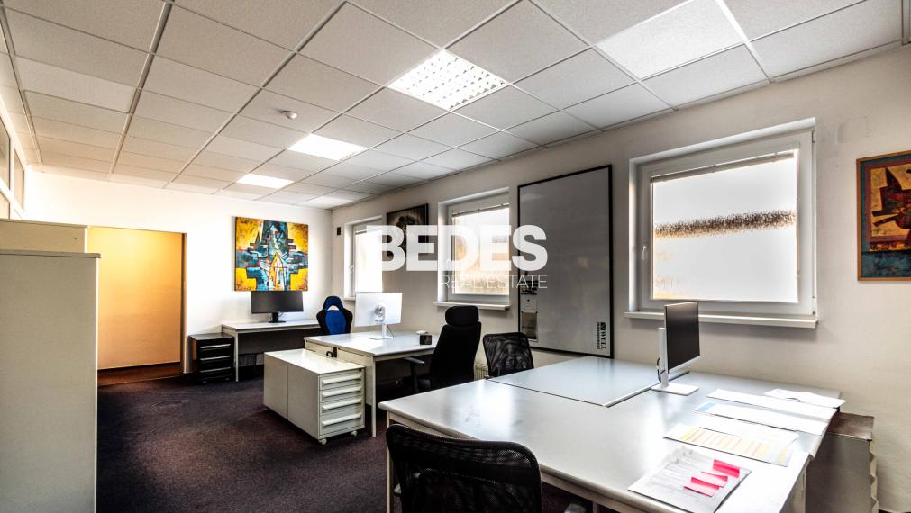 BEDES | Podnikateľský priestor v priamom centre Bojníc, 196m2