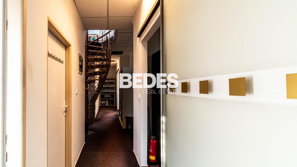 BEDES | Podnikateľský priestor v priamom centre Bojníc, 196m2
