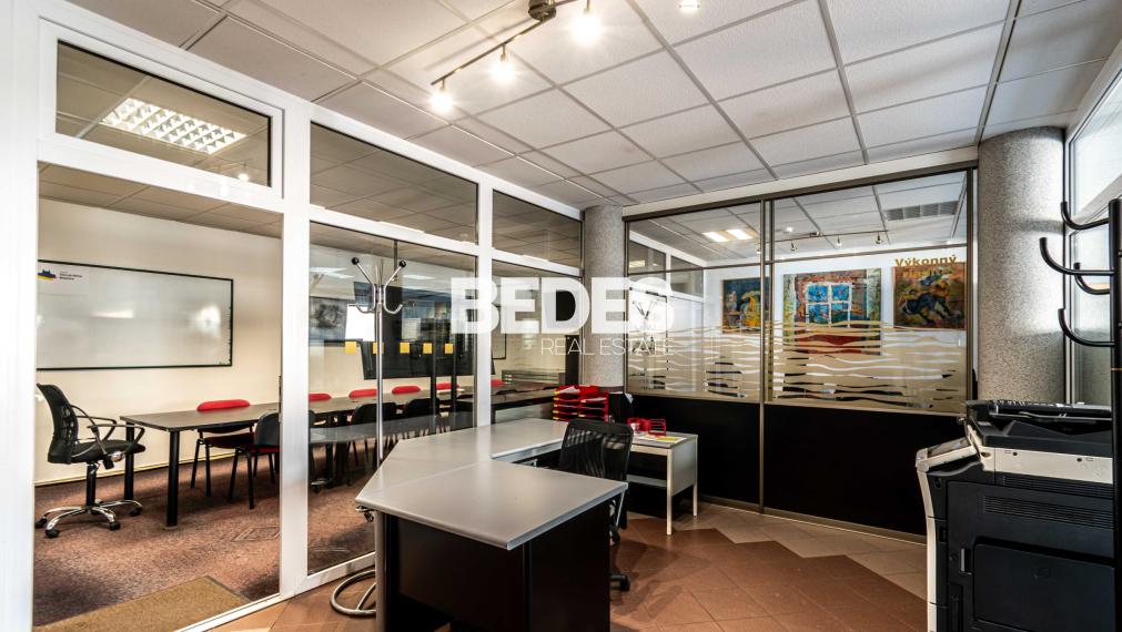 BEDES | Podnikateľský priestor v priamom centre Bojníc, 196m2