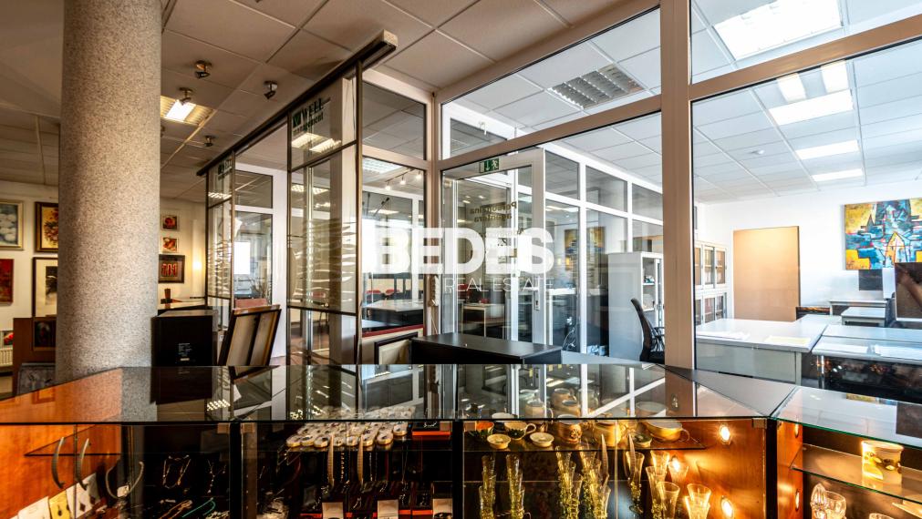 BEDES | Podnikateľský priestor v priamom centre Bojníc, 196m2