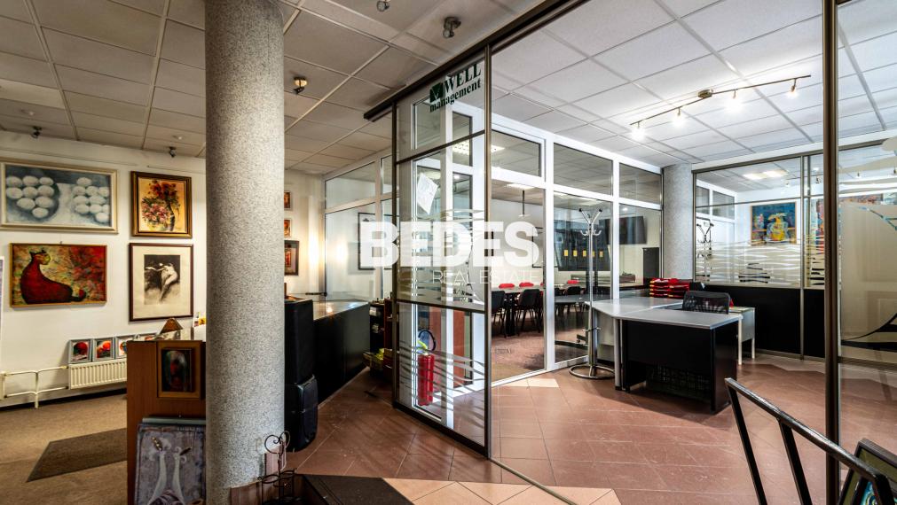 BEDES | Podnikateľský priestor v priamom centre Bojníc, 196m2