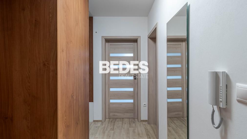 BEDES | 2 izbový byt s terasou a parkovaním, North Residence