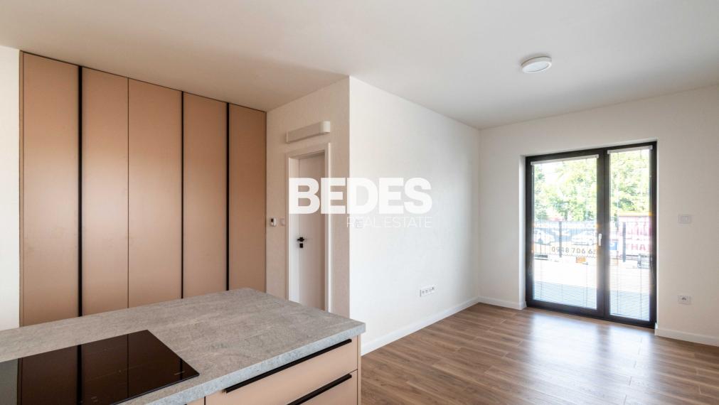 BEDES | Moderný 2 izbový byt s terasou v novostavbe, parking