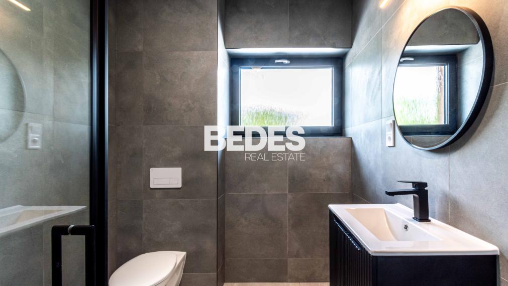 BEDES | Moderný 2 izbový byt s terasou v novostavbe, parking