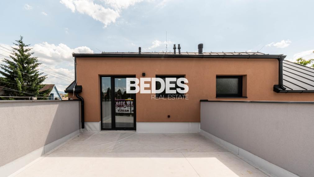 BEDES | Moderný 2 izbový byt s terasou v novostavbe, parking