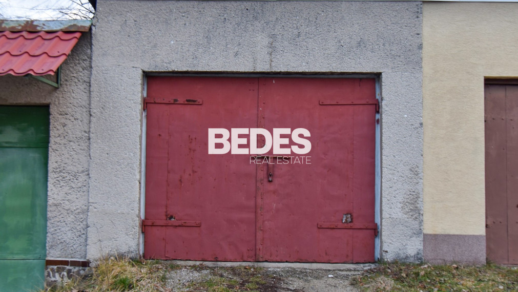 BEDES | Murovaná garáž, elektrina, rekonštrukcia, Duklianska