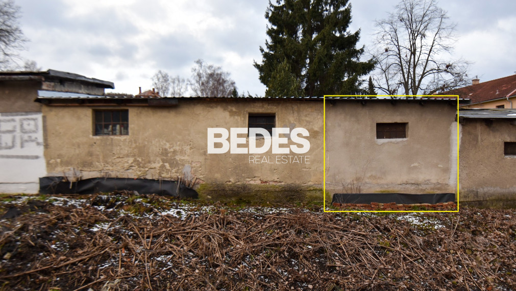 BEDES | Murovaná garáž, elektrina, rekonštrukcia, Duklianska