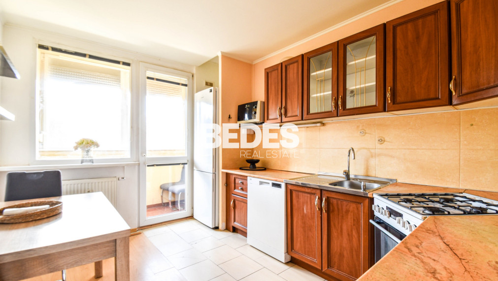 BEDES | Veľkometrážny byt, šatník, sklad, loggia, Okružná