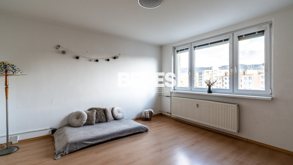 BEDES | Veľkometrážny byt, šatník, sklad, loggia, Okružná