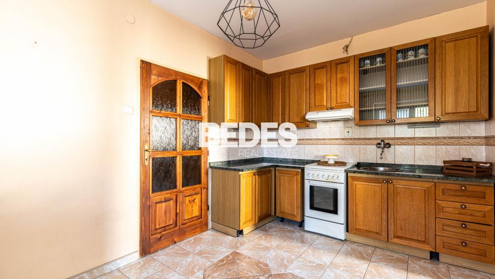 BEDES | priestranný 3 izb.byt, samostat. kúrenie,balkón,dvor