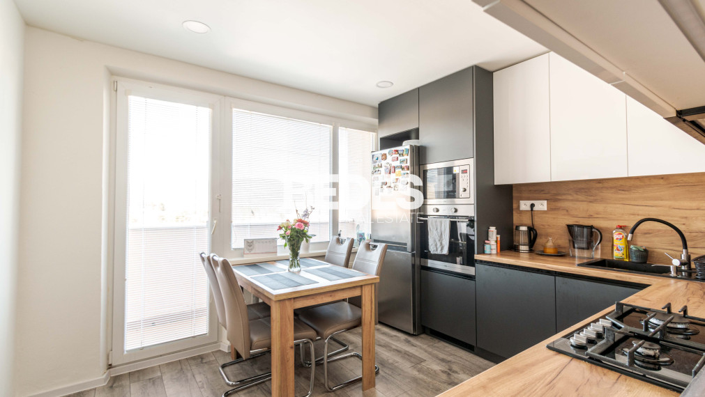 BEDES | Zariadený 3 izbový byt po rekonštrukcii, 4x loggia