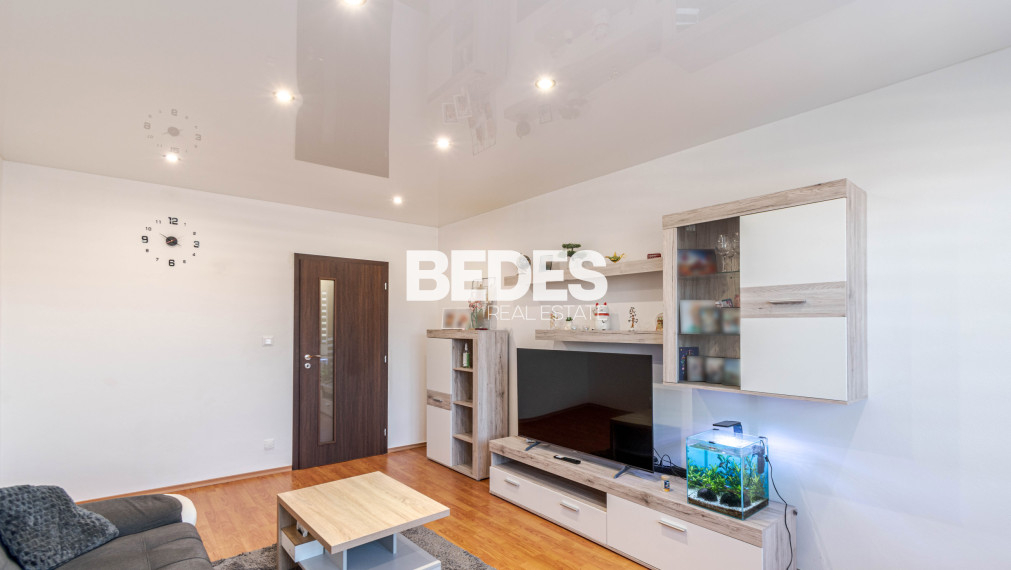 BEDES | Zariadený 3 izbový byt po rekonštrukcii, 4x loggia