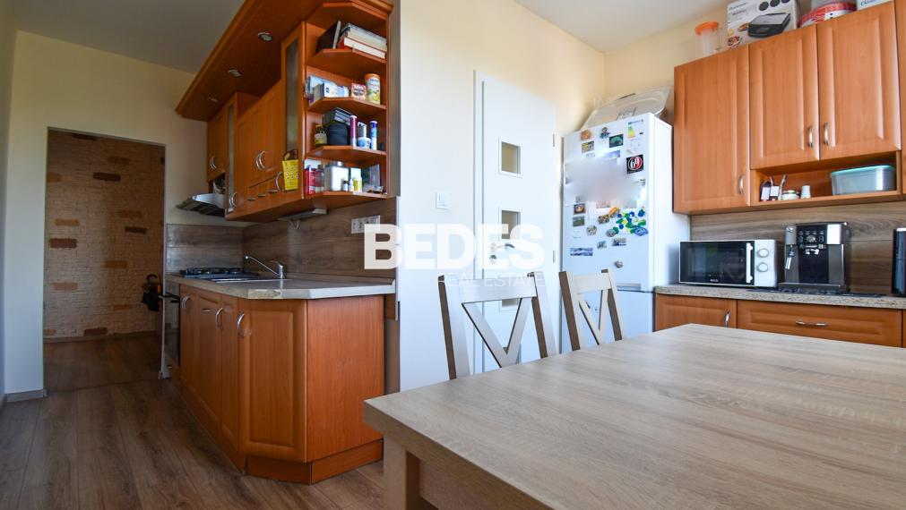 BEDES | 2izb, 64m2, 1x loggia, 1x balkón, 6/6p, Morovnianska