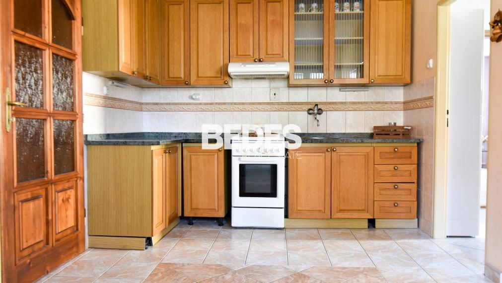 BEDES | priestranný 3 izb.byt, samostat. kúrenie,balkón,dvor