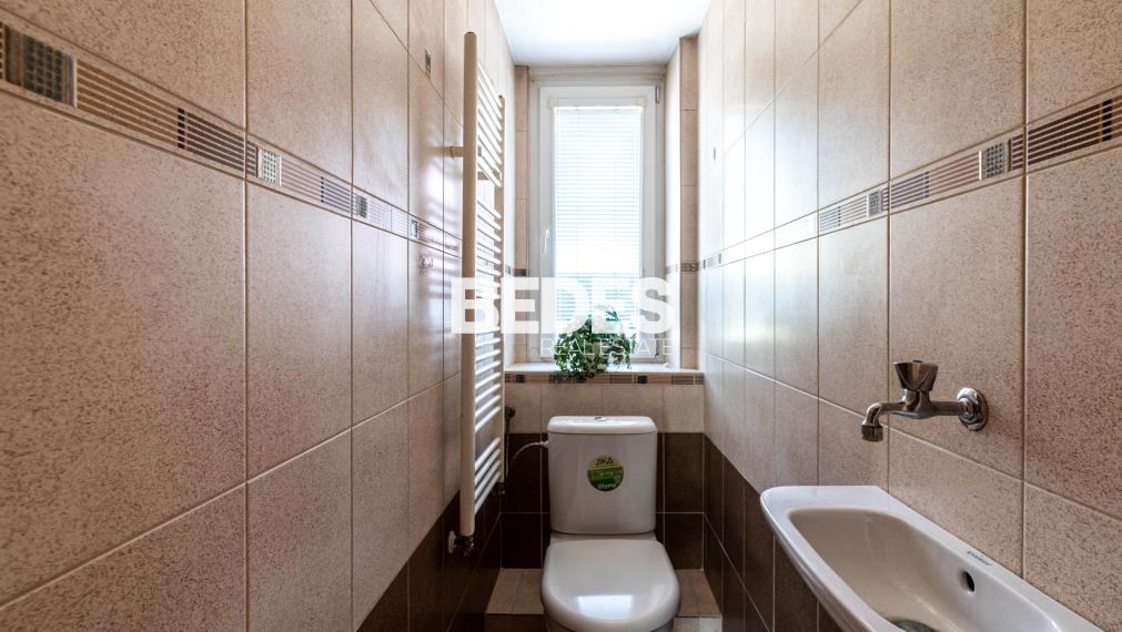 BEDES | priestranný 3 izb.byt, samostat. kúrenie,balkón,dvor