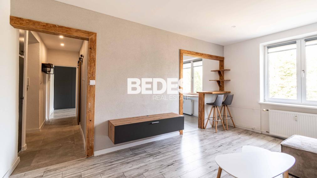 BEDES |  Zariadený 2-  izbový byt, Handlová