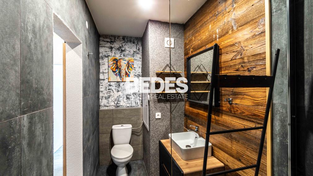 BEDES |  Zariadený 2-  izbový byt, Handlová