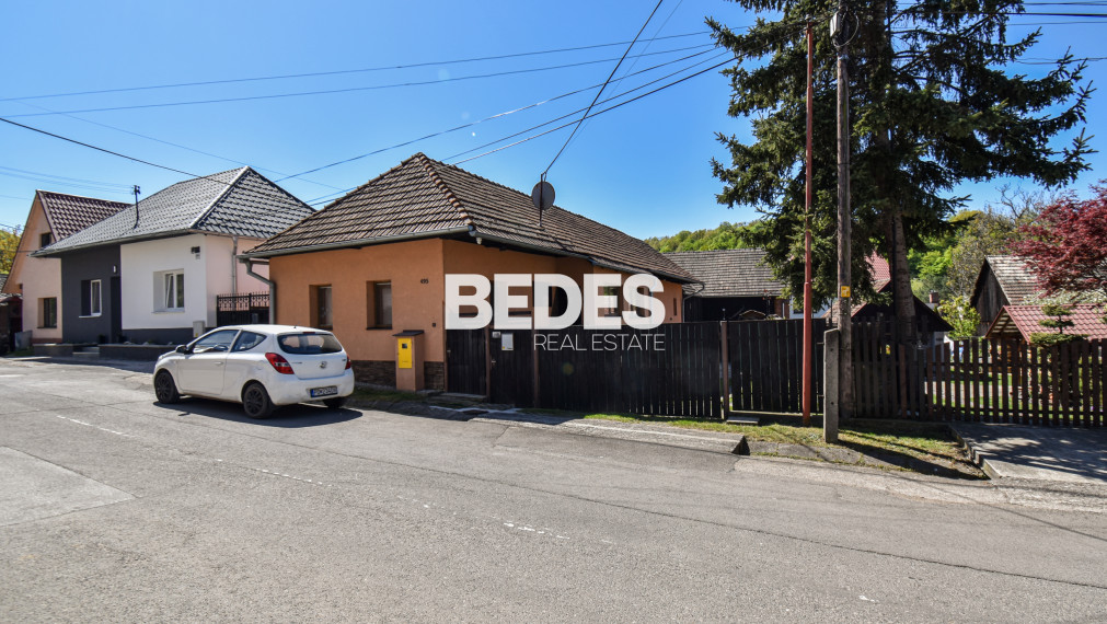 BEDES | Rodinný dom s hospodárskou budovou a záhradou, Ráztočno