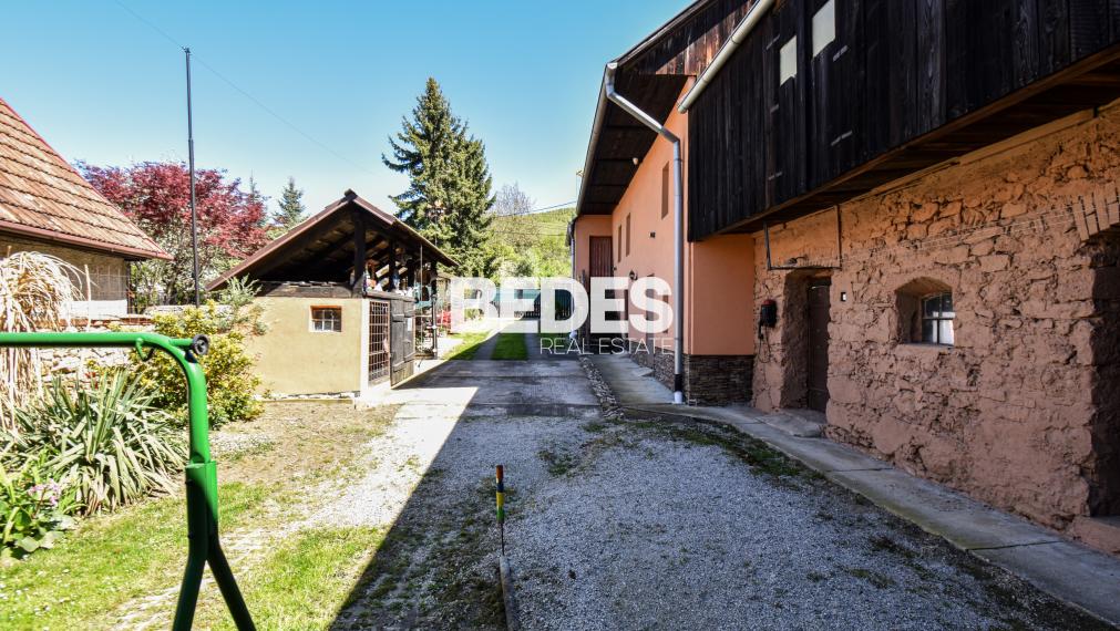 BEDES | Rodinný dom s hospodárskou budovou a záhradou, Ráztočno