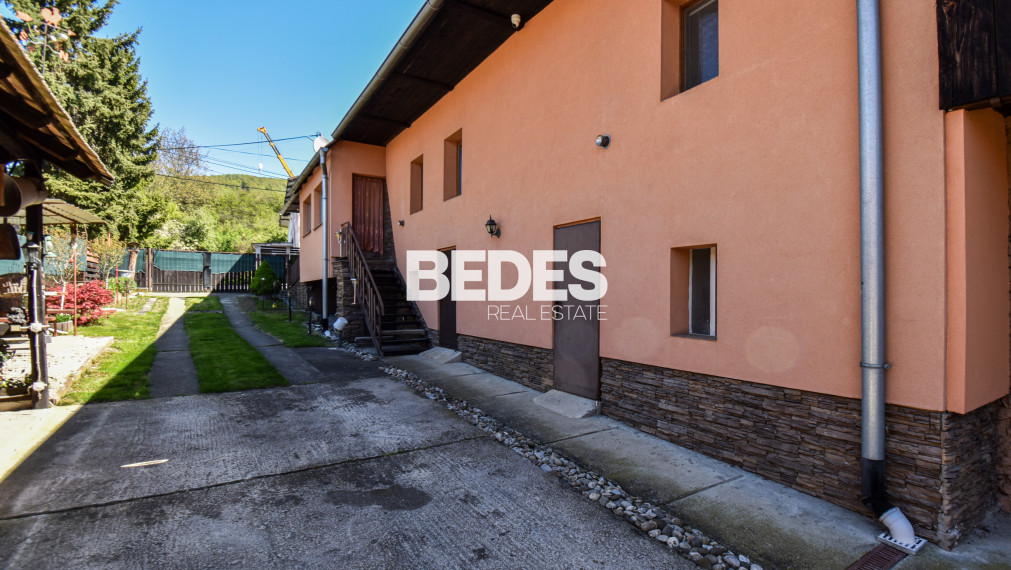 BEDES | Rodinný dom s hospodárskou budovou a záhradou, Ráztočno
