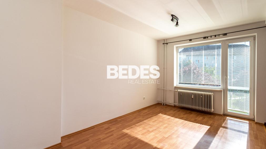 BEDES | Čiastočne zrekonštruovaný 1 izbový byt s balkónom