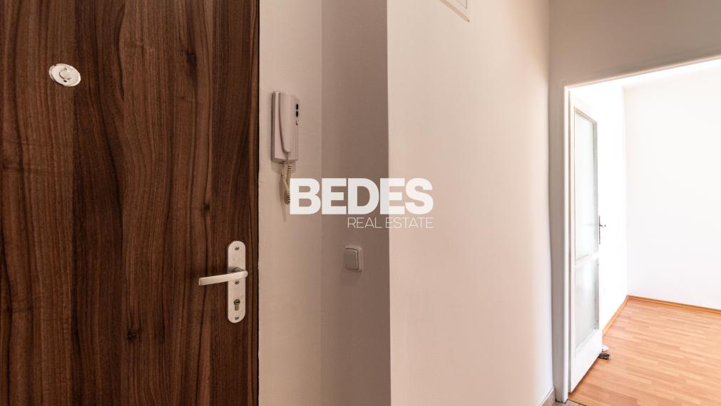 BEDES | Čiastočne zrekonštruovaný 1 izbový byt s balkónom