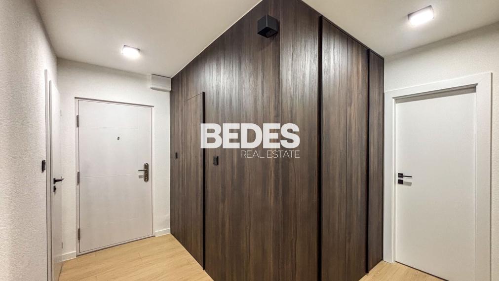 BEDES | Veľkometrážny 3 izbový byt, kompletná rekonštrukcia, walk-in šatník