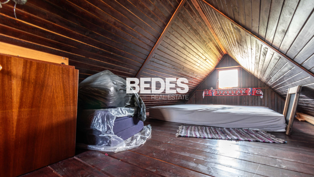 BEDES | Záhradná chatka s pivnicou, skleníkom a krbom, Sad 600 ročnice