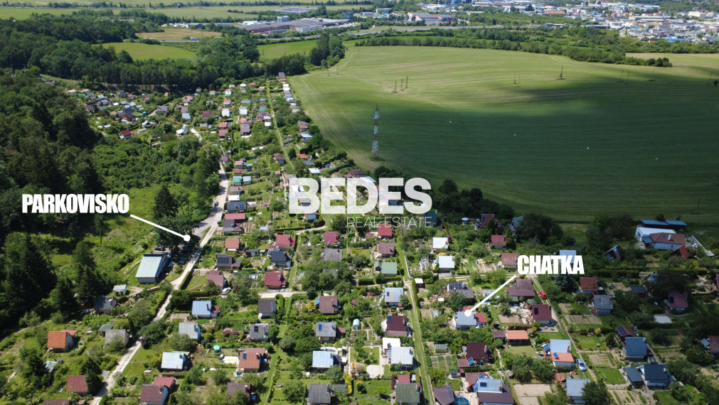 BEDES | Záhradná chatka s pivnicou, skleníkom a krbom, Sad 600 ročnice
