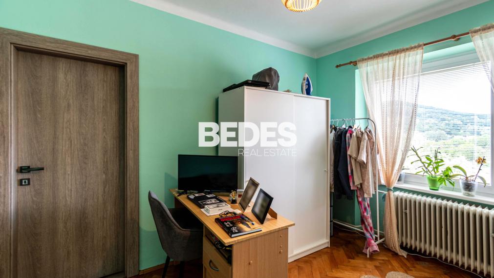 BEDES | Priestranný 2 izbový byt s balkónom v Zemianskych Kostoľanoch