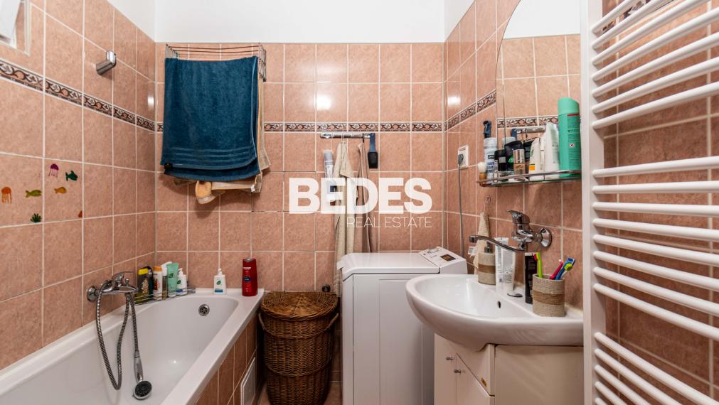 BEDES | Priestranný 2 izbový byt s balkónom v Zemianskych Kostoľanoch