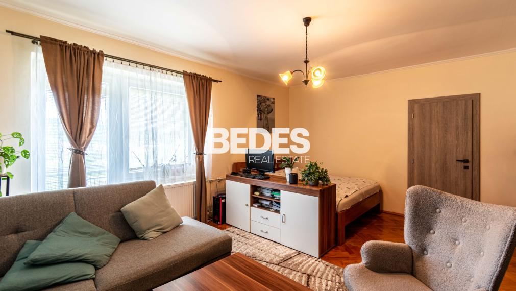 BEDES | Priestranný 2 izbový byt s balkónom v Zemianskych Kostoľanoch